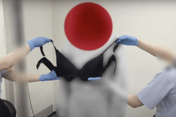 Brasileira tenta entrar no Japão com 1,4 quilo de cocaína dentro de sutiã; TV mostra prisão em flagrante