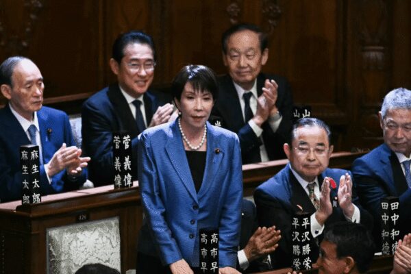 Baterista de rock e inspirada por Margaret Thatcher: Quem é Sanae Takaichi, primeira mulher premier do Japão