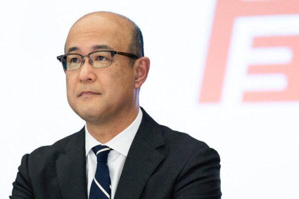 Toyota anuncia novo CEO em meio a desafios financeiros e mudanças estratégicas