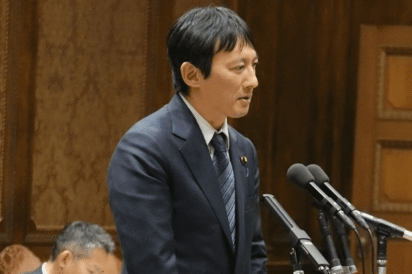 Prefeito de Yatsushiro perde carteira após dirigir a 152 km/h em rodovia no Japão