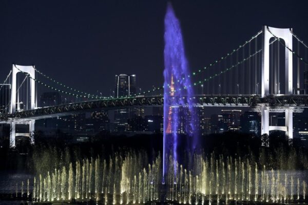 Tóquio cria “mega fonte” de 150 metros e vira novo cartão postal