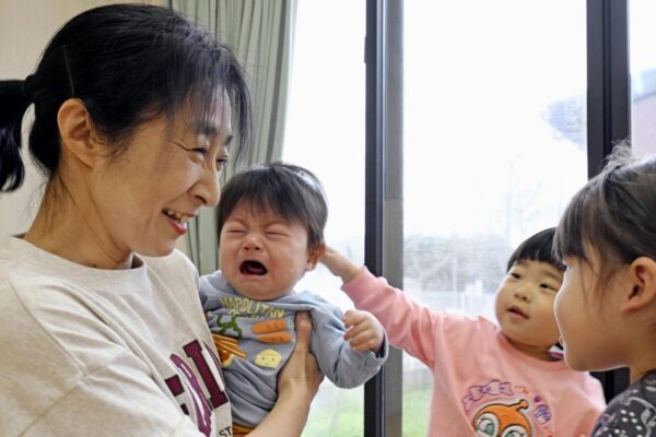 🚨 Governo japonês muda acesso às creches para ajudar famílias