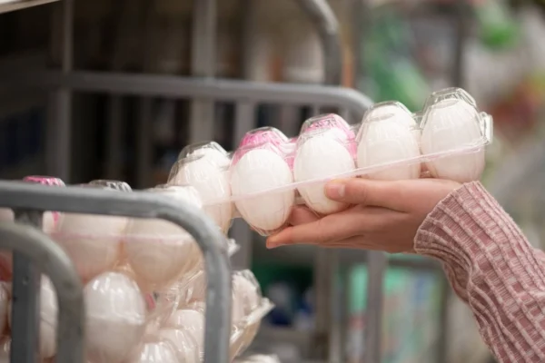 Preços do Ovo e Frango Disparam Novamente no Japão