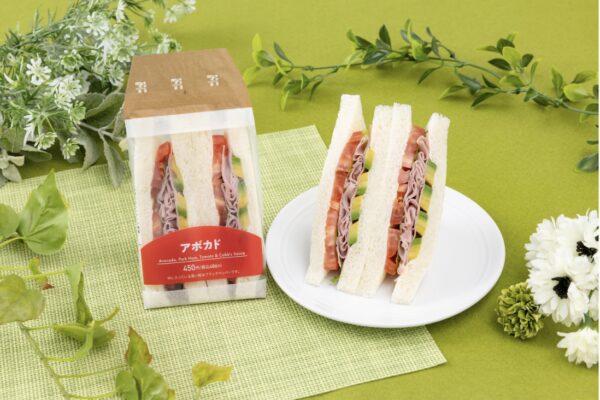 Konbinis entram na guerra dos sanduíches