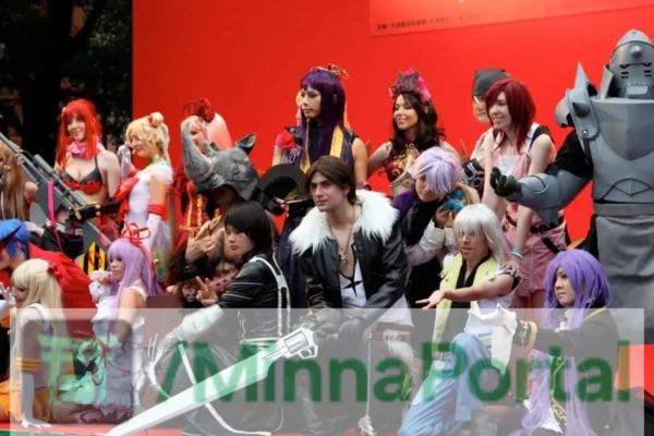 Cosplay sob calor e tempestade