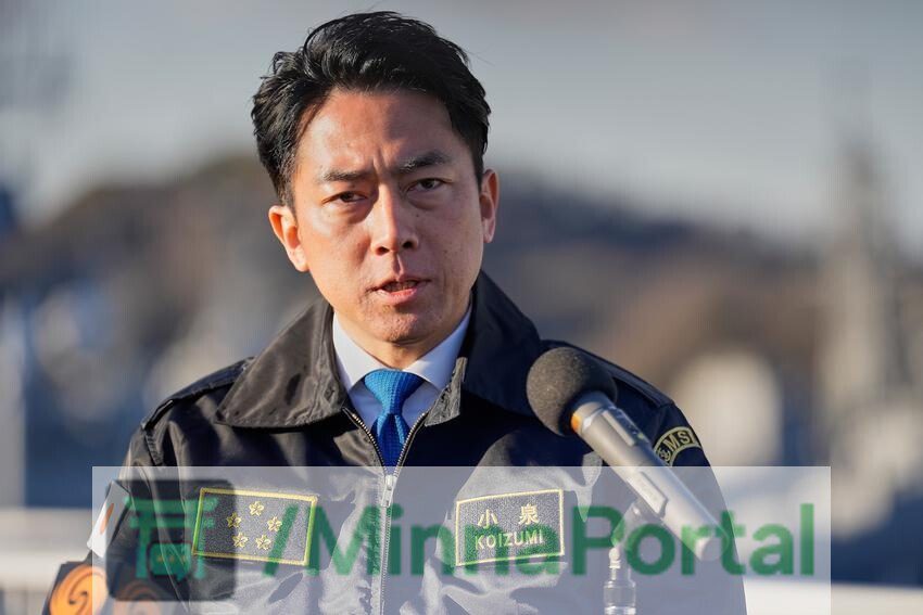 JSDF-Jietai fecha a porta — estrangeiro fora